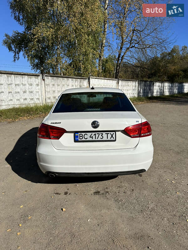 Седан Volkswagen Passat 2012 в Львове
