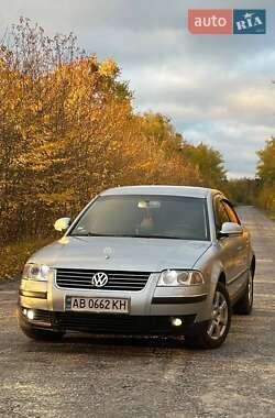 Седан Volkswagen Passat 2004 в  фото 3 Седан Volkswagen Passat 2004 в
