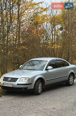 Седан Volkswagen Passat 2004 в  фото 10 Седан Volkswagen Passat 2004 в