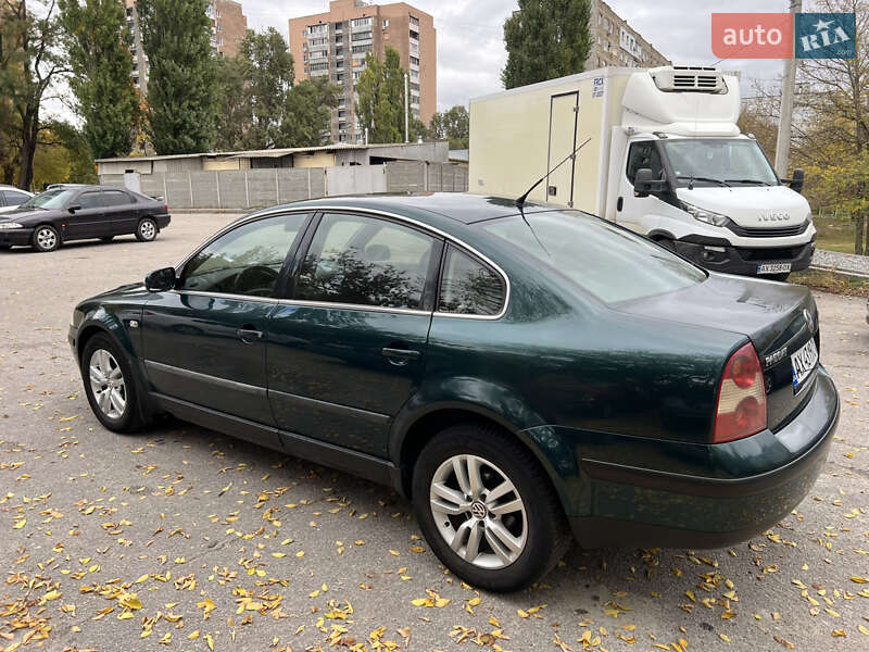 Седан Volkswagen Passat 2001 в Харкові