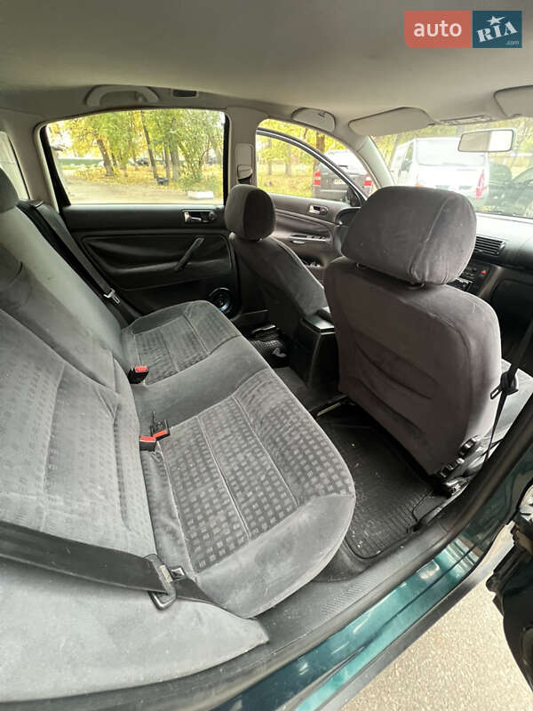 Седан Volkswagen Passat 2001 в Харкові