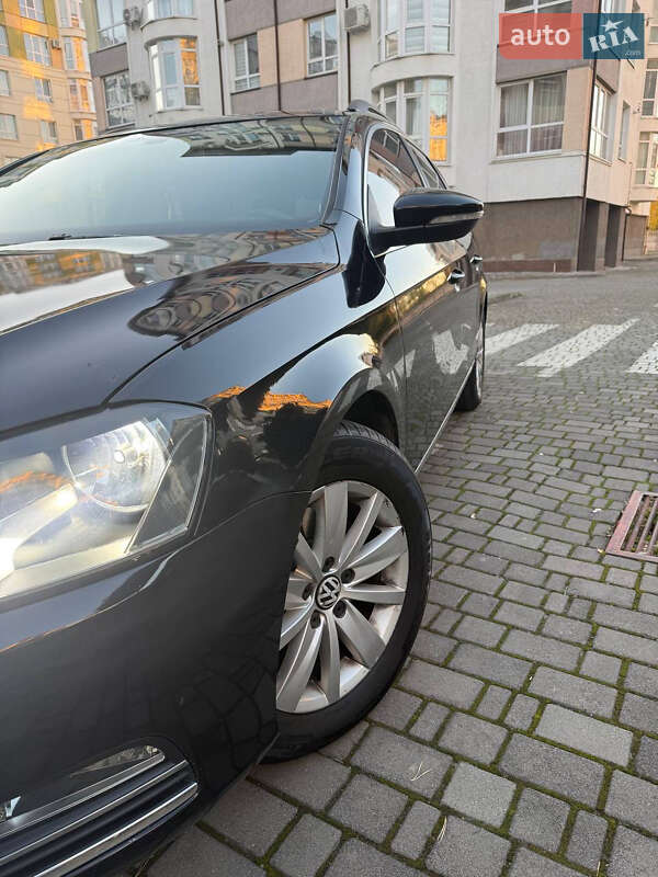 Универсал Volkswagen Passat 2011 в Ивано-Франковске