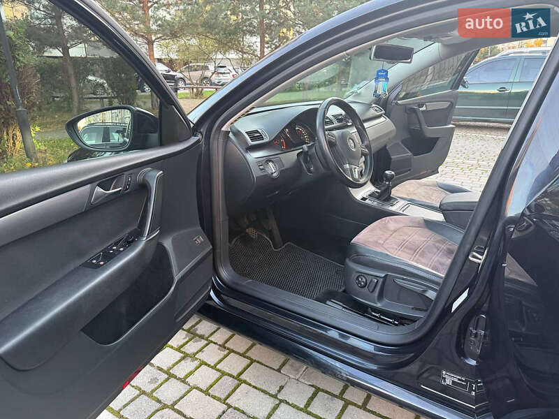 Универсал Volkswagen Passat 2011 в Ивано-Франковске