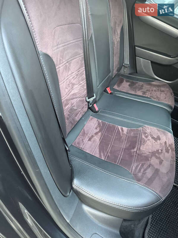 Универсал Volkswagen Passat 2011 в Ивано-Франковске