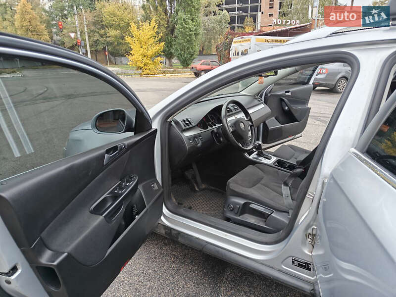 Універсал Volkswagen Passat 2008 в Харкові