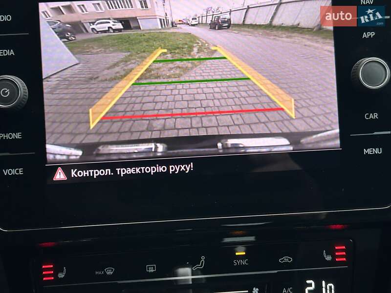 Седан Volkswagen Passat 2020 в Львове