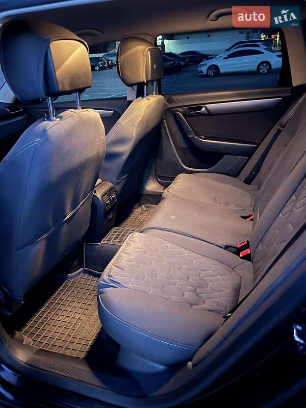 Универсал Volkswagen Passat 2011 в Житомире фото 10 Универсал Volkswagen Passat 2011 в Житомире