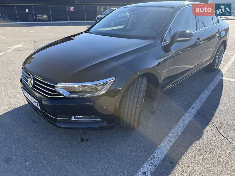 Седан Volkswagen Passat 2018 в Львове