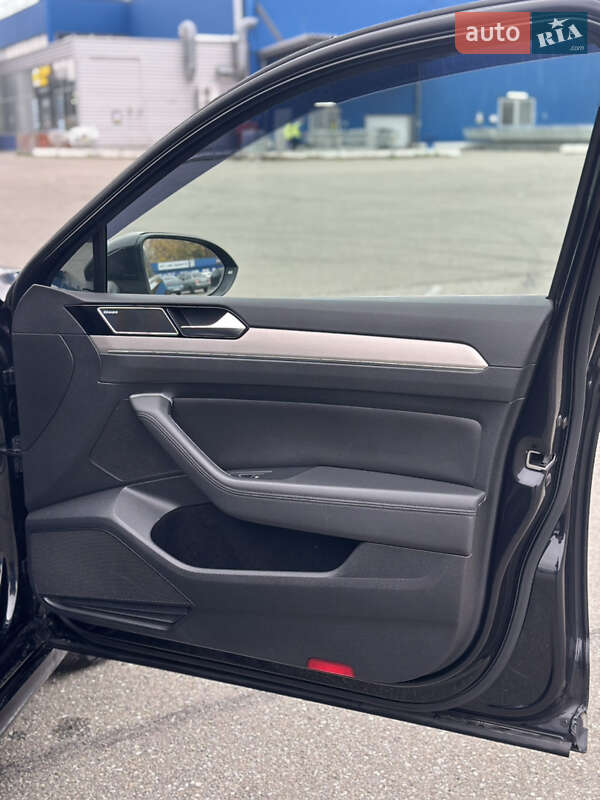 Универсал Volkswagen Passat 2016 в Софиевской Борщаговке фото 35 Универсал Volkswagen Passat 2016 в Софиевской Борщаговке