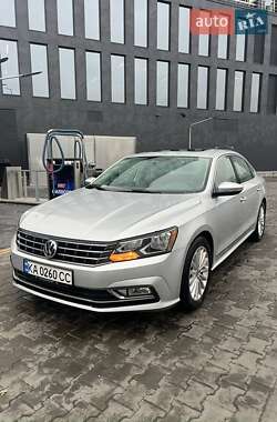 Седан Volkswagen Passat 2015 в Киеве