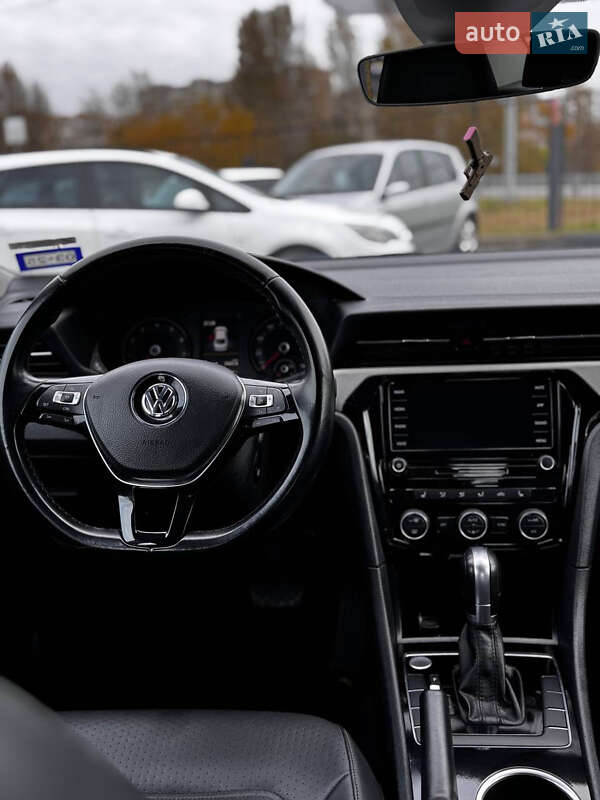 Седан Volkswagen Passat 2020 в Киеве фото 7 Седан Volkswagen Passat 2020 в Киеве