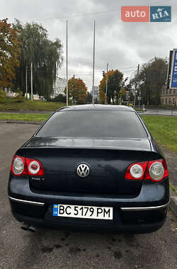 Седан Volkswagen Passat 2005 в  фото 4 Седан Volkswagen Passat 2005 в