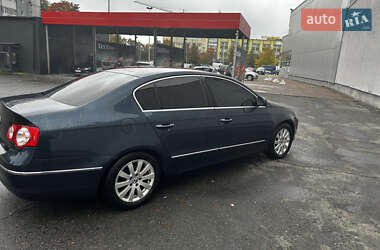 Седан Volkswagen Passat 2005 в  фото 18 Седан Volkswagen Passat 2005 в