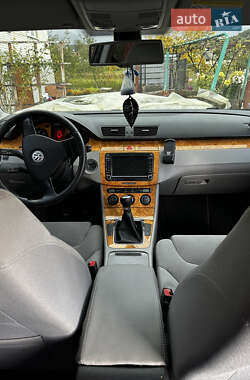 Седан Volkswagen Passat 2005 в  фото 32 Седан Volkswagen Passat 2005 в