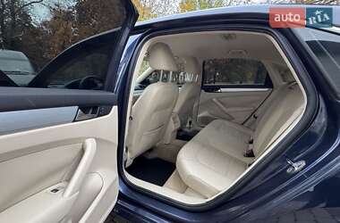 Седан Volkswagen Passat 2012 в 