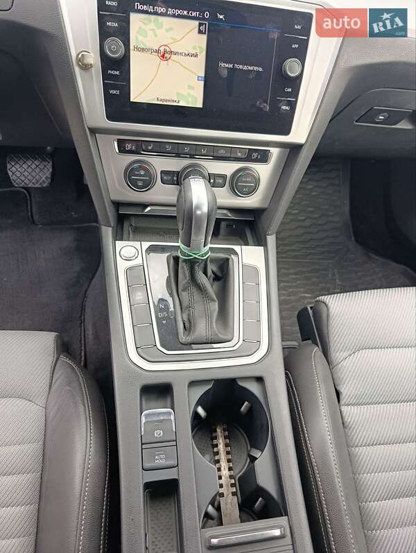 Універсал Volkswagen Passat 2019 в Звягелі фото 24 Універсал Volkswagen Passat 2019 в Звягелі