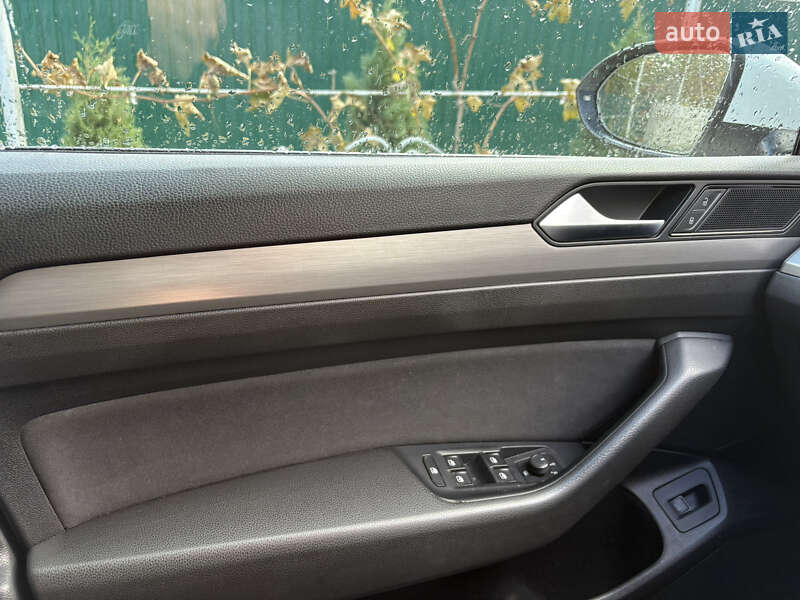 Универсал Volkswagen Passat 2015 в Теплике фото 21 Универсал Volkswagen Passat 2015 в Теплике