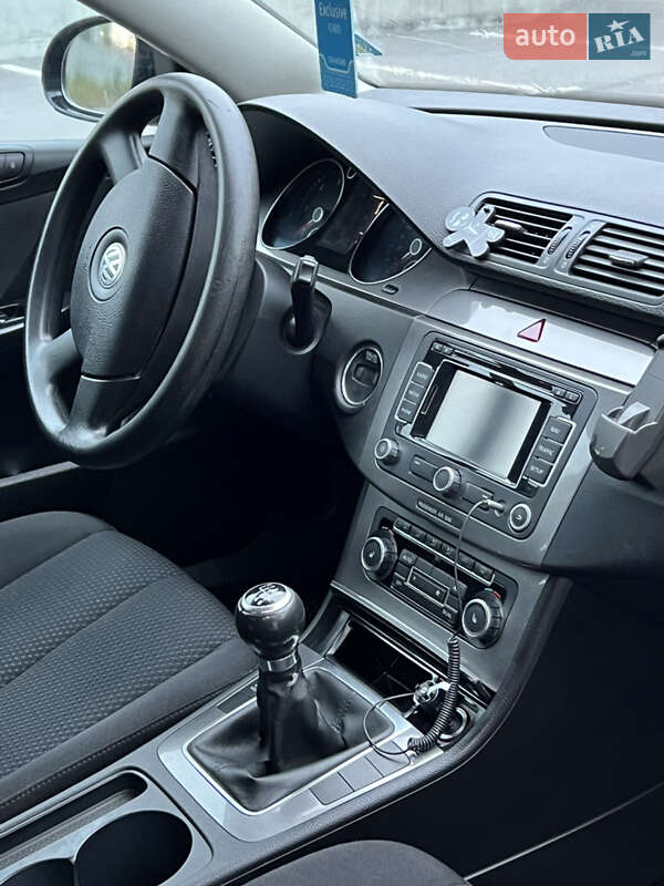 Універсал Volkswagen Passat 2010 в Вінниці