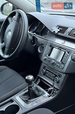 Универсал Volkswagen Passat 2010 в 