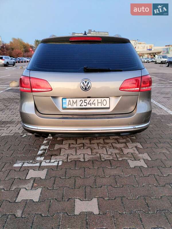 Универсал Volkswagen Passat 2011 в Житомире