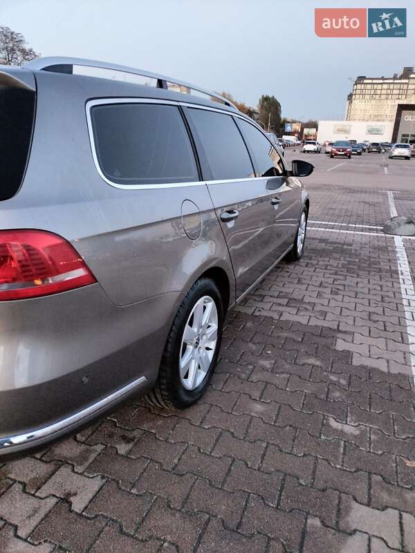 Универсал Volkswagen Passat 2011 в Житомире