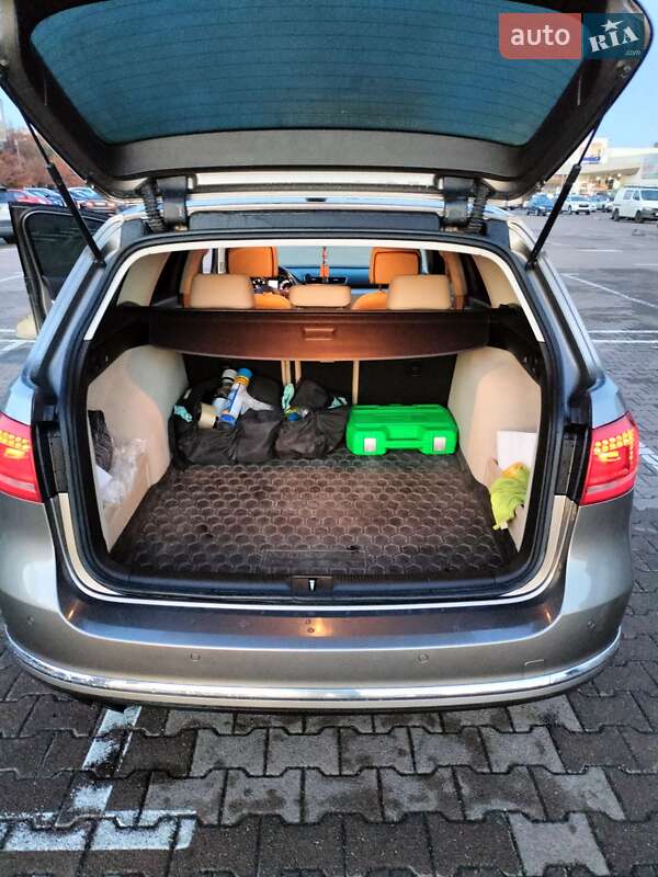 Универсал Volkswagen Passat 2011 в Житомире