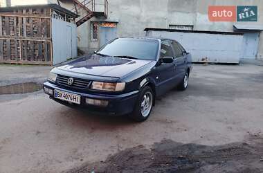 Седан Volkswagen Passat 1996 в Шепетовке