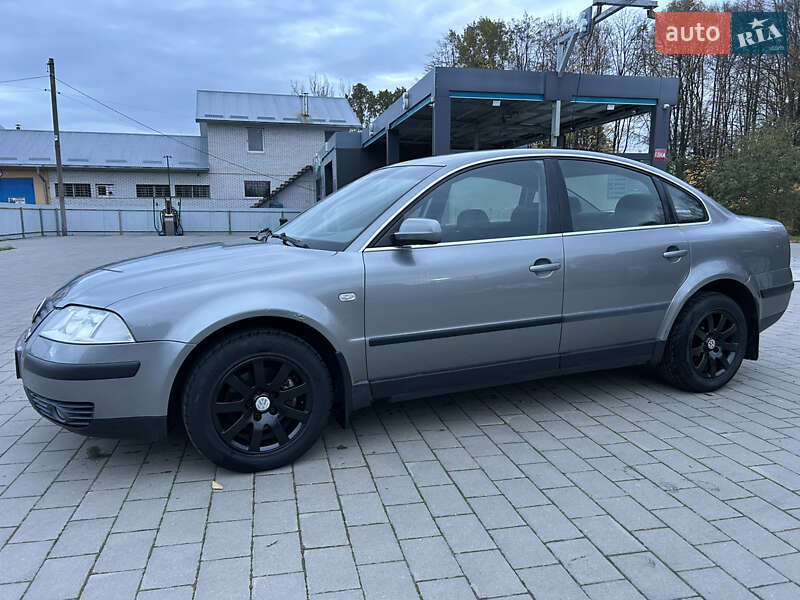 Седан Volkswagen Passat 2002 в Долині
