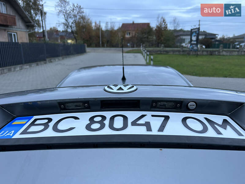 Седан Volkswagen Passat 2002 в Долині