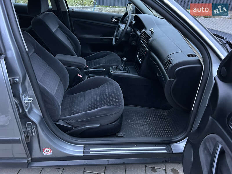 Седан Volkswagen Passat 2002 в Долині