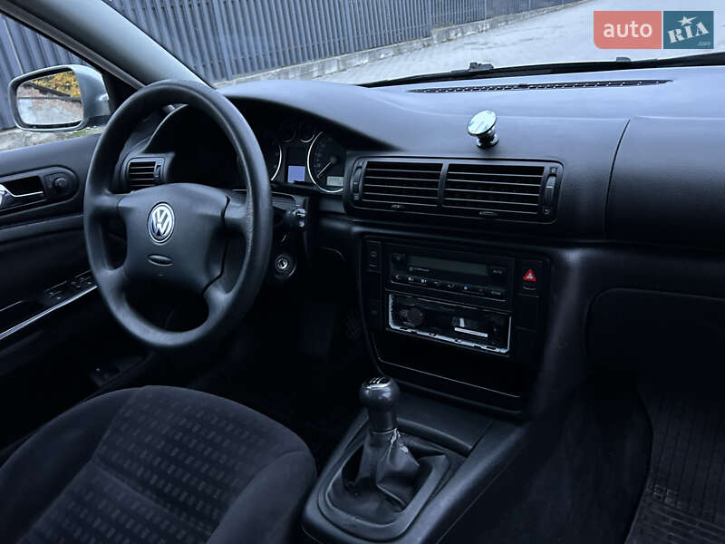 Седан Volkswagen Passat 2002 в Долині