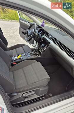 Універсал Volkswagen Passat 2020 в  фото 33 Універсал Volkswagen Passat 2020 в