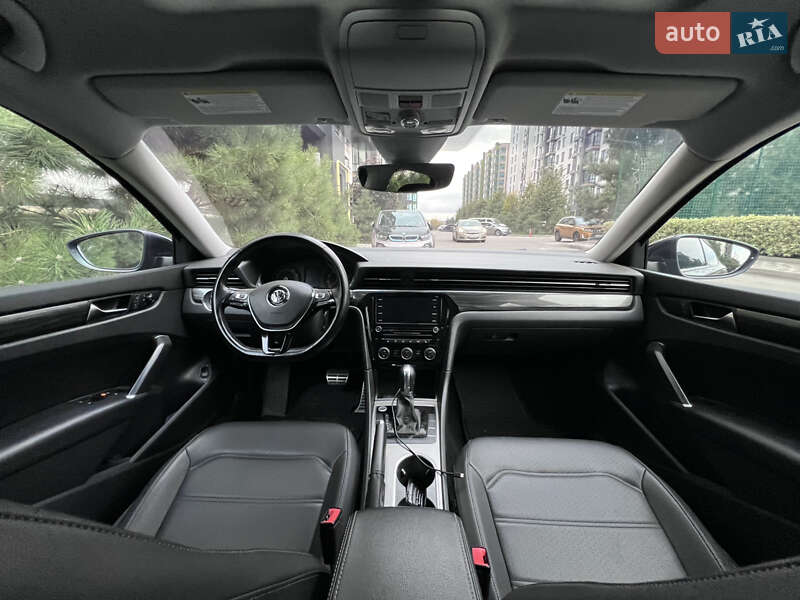Седан Volkswagen Passat 2020 в Киеве