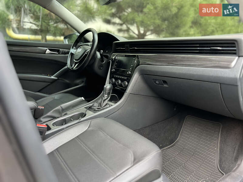 Седан Volkswagen Passat 2020 в Киеве