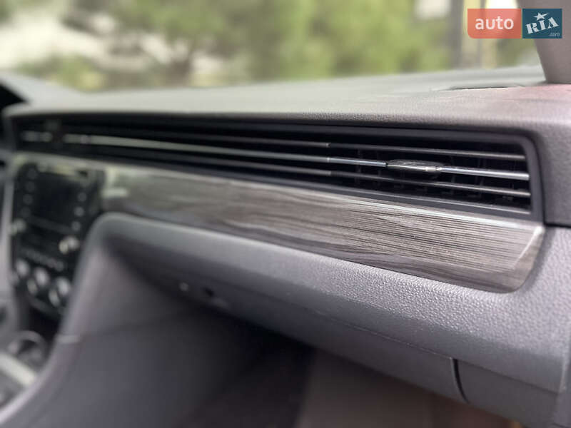 Седан Volkswagen Passat 2020 в Киеве