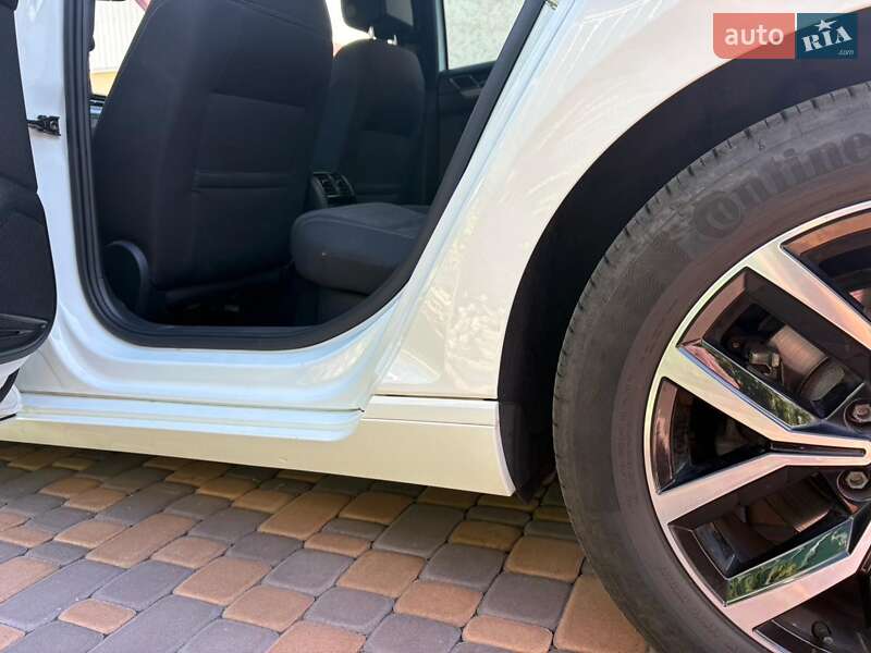 Універсал Volkswagen Passat 2020 в Прилуках