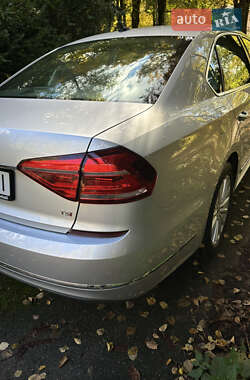 Седан Volkswagen Passat 2016 в  фото 8 Седан Volkswagen Passat 2016 в