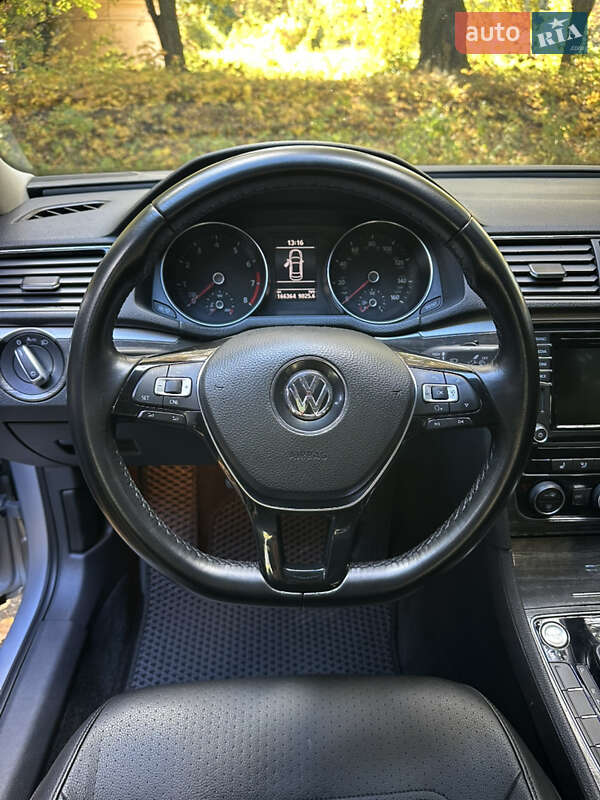 Седан Volkswagen Passat 2016 в Киеве