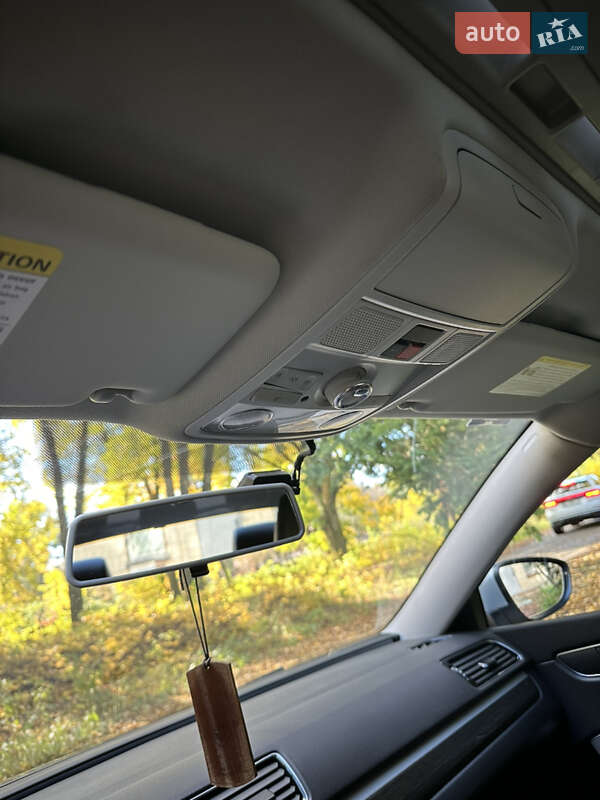 Седан Volkswagen Passat 2016 в Киеве