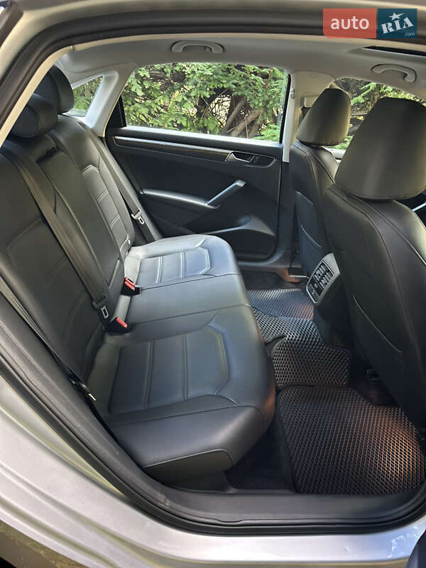 Седан Volkswagen Passat 2016 в Киеве