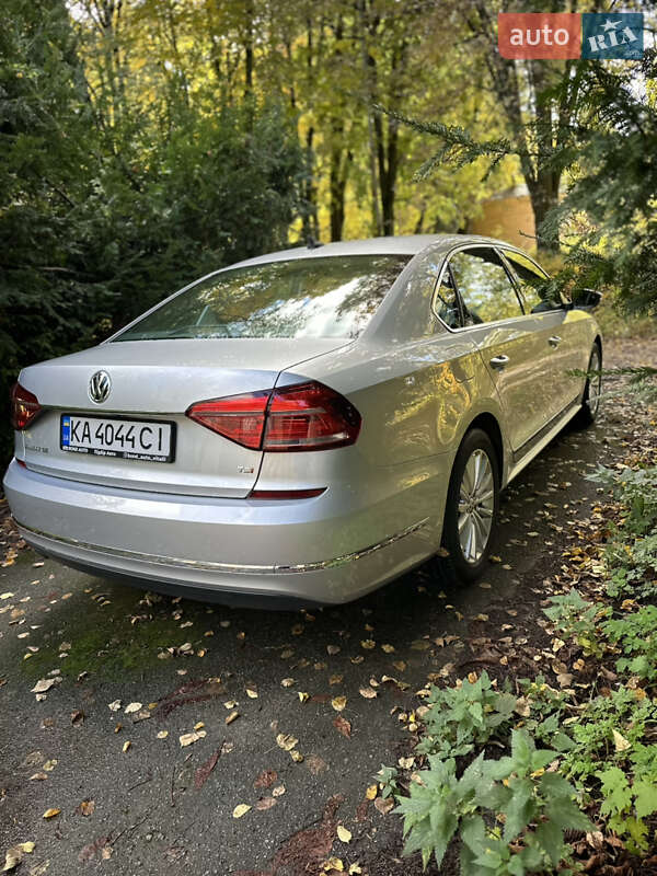 Седан Volkswagen Passat 2016 в Киеве