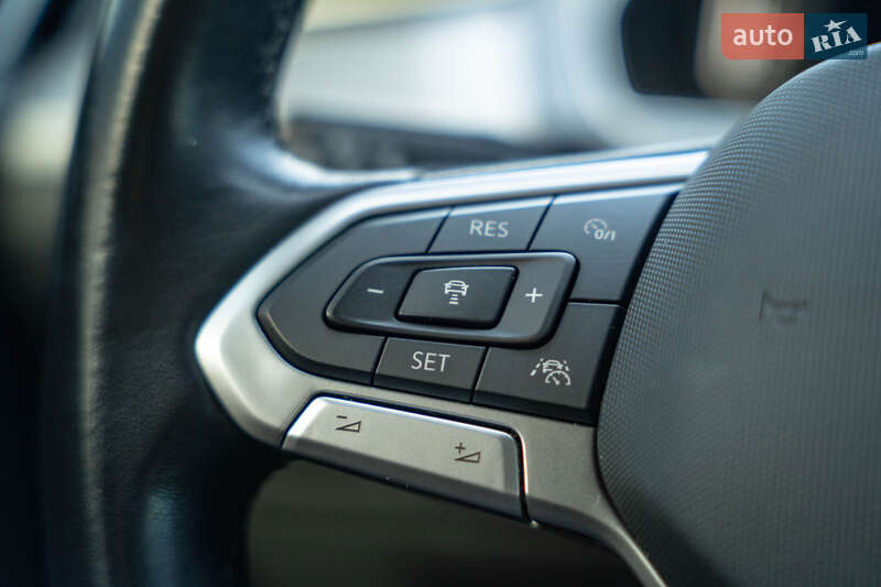 Універсал Volkswagen Passat 2021 в Чернівцях