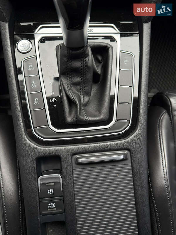 Универсал Volkswagen Passat 2017 в Киеве фото 36 Универсал Volkswagen Passat 2017 в Киеве