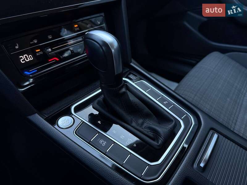 Универсал Volkswagen Passat 2021 в Ровно фото 30 Универсал Volkswagen Passat 2021 в Ровно