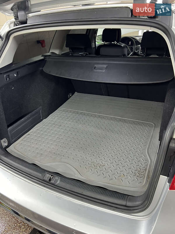 Універсал Volkswagen Passat 2011 в Косові