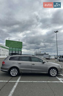 Универсал Volkswagen Passat 2011 в 
