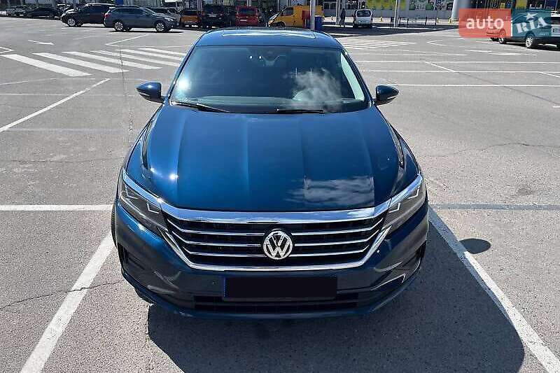 Седан Volkswagen Passat 2021 в Львове