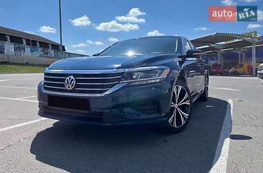 Седан Volkswagen Passat 2021 в Львове
