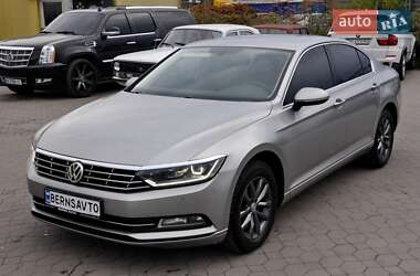 Седан Volkswagen Passat 2015 в 