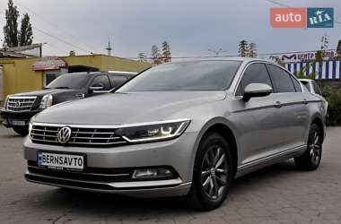 Седан Volkswagen Passat 2015 в 